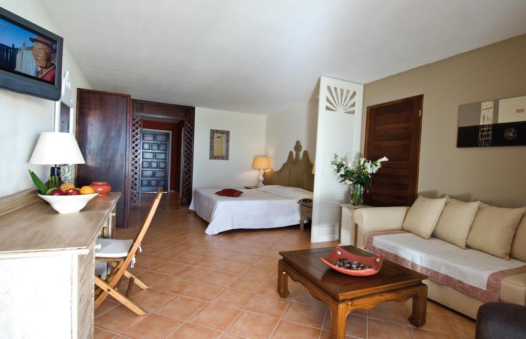 Studio Orient Bay Room photo